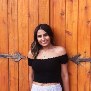 Meet your Posher, Rhea